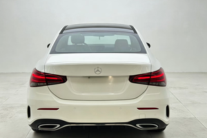 <span class=keywords><strong>Mercedes</strong></span>-Benz <span class=keywords><strong>Clase</strong></span> <span class=keywords><strong>A</strong></span> <span class=keywords><strong>A</strong></span> <span class=keywords><strong>180</strong></span> L Sport Sedan 2020 - Product Image 5