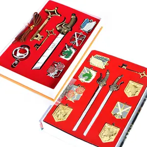 Cosplay Accessoire Sieraden Set Eren 'S Belangrijkste Zwaard Sleutelhanger Aanval Op Titan Anime Wapen Set Collectie Box