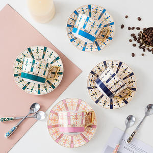 Ensemble tasse et soucoupe à café en porcelaine écologique de style nordique créatif avec bord doré et motif floral, capacité 300 ml, pour le thé de l'après-midi, avec cuillère - Product Image 6