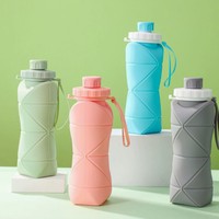 Bouteille d'eau pliable en silicone souple personnalisée OEM avec sac de transport en PP assorti pour une utilisation en extérieur