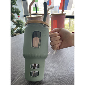 Cấp thực phẩm uống 32oz tái sử dụng <span class=keywords><strong>cup</strong></span> Silicone tay áo Glass Tumbler với nắp tre và xử lý - Product Image 6