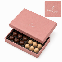 Emballage de chocolat personnalisé rose recyclable de qualité alimentaire, boîte rigide carrée pour chocolat avec estampage à chaud pour les collations