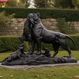 YOUFINE Statue <span class=keywords><strong>de</strong></span> lionne classique en bronze pour l'extérieur avec trois jeunes lionnes affamées portant un gibier, pour la décoration <span class=keywords><strong>de</strong></span> jardin, <span class=keywords><strong>de</strong></span> parc et <span class=keywords><strong>de</strong></span> pelouse <span class=keywords><strong>de</strong></span> <span class=keywords><strong>domaine</strong></span> - Product Image 1