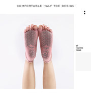 Chaussettes de sport personnalisées antidérapantes à brides croisées en coton pour la danse classique, ODM, à 5 doigts, entièrement ouvertes, invisibles à la cheville, avec grip, pour le yoga et le Pilates