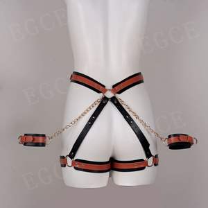 Kit de bondage BDSM LOV avec menottes réglables, attaches de cheville, attaches de cuisse, bandeau, sangle croisée et sangle de taille - Product Image 5
