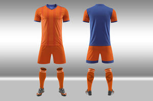 เสื้อฟุตบอลผู้ชายขายส่งจากโรงงาน ปี 2026 กางเกงขาสั้นและถุงเท้าแบบกำหนดเอง โพลีเอสเตอร์ 100% พิมพ์ลายด้วยความร้อน คอกลม ตัดต่อสี - Product Image 2