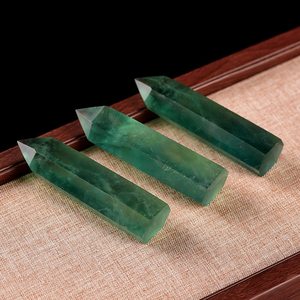 Buena calidad, venta al por mayor, piedra de cristal transparente de fluorita verde, torre de <span class=keywords><strong>prisma</strong></span> <span class=keywords><strong>Hexagonal</strong></span> de una sola punta, selección de varios tamaños - Product Image 6