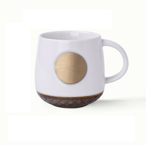 Mug à café en céramique personnalisé rouge avec plaque en bronze, cadeau d'entreprise, mugs promotionnels, tasse individuelle, couleur unie - Product Image 3