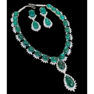 ชุดเครื่องประดับทองเหลืองคุณภาพสูง ดีไซน์สวยงาม เรียบหรู ไม่หมอง คงความเงางามยาวนาน เหมาะสำหรับผู้หญิง สวมใส่ในงานปาร์ตี้และงานแต่งงาน - Product Image 6