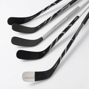 Bâton de hockey sur glace YUEKE Senior 18K en fibre de carbone, 380g, point de flexion moyen, manche pentagonal, flex 70, P92, technologie de grip 3D, YUEKE-C9 Chine - Product Image 3