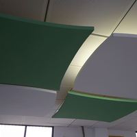 Panneau de plafond acoustique suspendu en Celotex pour optimiser les ondes sonores de la pièce, avec certification CE ISO