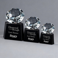Trophée en cristal de diamant créatif de haute qualité, nouveau design, avec base noire, pour cadeau souvenir d'entreprise