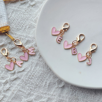 Porte-clés en forme de cœur rose avec 26 lettres, décoration mignonne, tendance, compact et exquis, porte-clés pour sac