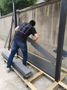 Panneaux <span class=keywords><strong>de</strong></span> clôture extérieurs <span class=keywords><strong>en</strong></span> composite <span class=keywords><strong>bois</strong></span>-plastique, prix d'usine <span class=keywords><strong>pour</strong></span> <span class=keywords><strong>jardin</strong></span>, clôture <span class=keywords><strong>de</strong></span> <span class=keywords><strong>jardin</strong></span>, intimité - Product Image 2