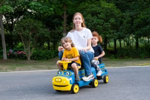 儿童<span class=keywords><strong>3</strong></span> 8岁男女通用型号带无线遥控器的电动玩具车 - Product Image 5