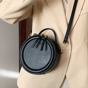 Ladies Crossbody Eco-Friendly PU Sling <span class=keywords><strong>Bag</strong></span> avec fermeture à glissière Chain Clutch Handbag <span class=keywords><strong>Round</strong></span> Messenger Waterproof Luxury Purses - Product Image 4