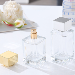 Bouteille de <span class=keywords><strong>parfum</strong></span> en verre de luxe à base lourde de 50ml 100ml paquet de <span class=keywords><strong>parfum</strong></span> en verre carré vide flacon pulvérisateur de <span class=keywords><strong>parfum</strong></span> - Product Image 5