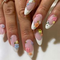 24 faux ongles minimalistes blancs français avec rayures dorées 3D, ongles à presser longs et souples, personnalisables