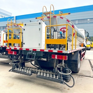 Camion distributeur d'asphalte intelligent Howo 11m³ Euro 2 pour le pavage routier - Product Image 6