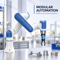 Bras robotique collaboratif polyvalent de 5 kg avec pince bleue et blanche pour le traitement CNC, le transfert et l'assemblage de pièces métalliques