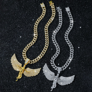 Nuevo Collar Personalizado Estilo Hip Hop con Colgante de Alas de Ángel Exageradas en Aleación, Diseño Exclusivo, Chapado en Oro y Plata, para Hombre - Product Image 2