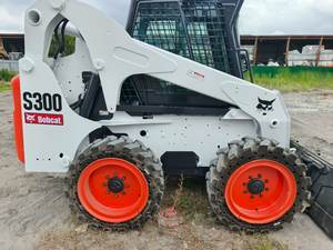 Minicargadora usada original Bobcat S300 con excelentes condiciones de trabajo, alta calidad, precio barato de fábrica a la venta - Product Image 2