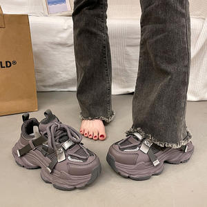 Chaussures de sport respirantes en maille pour femme, style printemps, décontractées, à lacets, semelle épaisse, non imprimées, rehaussantes, excellentes - Product Image 3