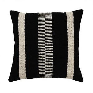 Cojín Decorativo Bohemio de Lana Tejida, Cuadrado, con Estampado Geométrico Floral Vintage, No Tóxico, Lavable, con Cierre de Cremallera, Negro Beige - Product Image 1