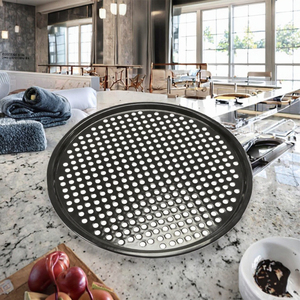 Vente directe usine – Plateau à pizza perforé antiadhésif en maille métallique, pour four, noir / maille de 10 mm d'ouverture, pour la maison et la restauration - Product Image 3