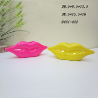 Sculpture Lèvres Rouges en Résine Pop Art Moderne Design Art Déco Coloré pour les Occasions de Mariage