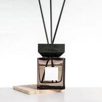 Flacon diffuseur de parfum vide de style nordique de luxe, carré, 100 ml, 200 ml, avec couvercle en bois noir, flacon de parfum d'intérieur personnalisé pour cadeau
