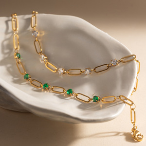 Pulsera de cadena de acero inoxidable con oro de 18 quilates y circonitas verdes y blancas con diseño geométrico para uso diario, joyería unisex. - Product Image 4