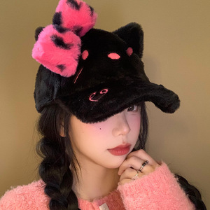 Chapeau en peluche chat noir et rose 54-56 cm, bonnet d'hiver chaud pour femme avec nœud léopard, style amincissant le visage - Product Image 4