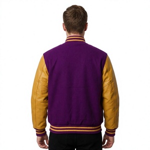 Chaqueta Varsity de Lana Morada para Hombre con Mangas de Cuero Dorado, Cuello Alto y Diseño Color Block - Product Image 3