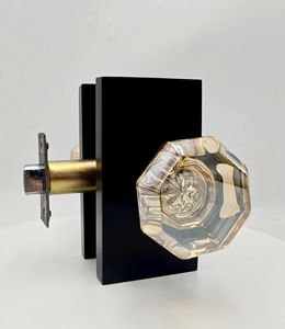 Manijas <span class=keywords><strong>de</strong></span> <span class=keywords><strong>Puerta</strong></span> Modernas <span class=keywords><strong>de</strong></span> Cristal Octagonal Color Ámbar con Placa <span class=keywords><strong>de</strong></span> Aleación <span class=keywords><strong>de</strong></span> Zinc Negra para Privacidad en Interiores <span class=keywords><strong>de</strong></span> Dormitorios - Product Image 1