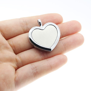 Ciondolo a forma <span class=keywords><strong>di</strong></span> cuore in lega dal design semplice, cavo, con coperchio a ribalta, per aromaterapia, ideale per la creazione <span class=keywords><strong>di</strong></span> gioielli - Product Image 5