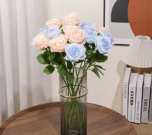 Rosas Artificiales de Seda al por Mayor, Flores de Rosa Rojas de Tacto Real para Decoración de Bodas - Product Image 3