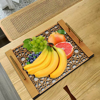 40x30cm Muslimischer Stil Goldene Holzgeschnitzte Ausgehöhlte Servierplatte mit Griffen für EID-Dekorationen