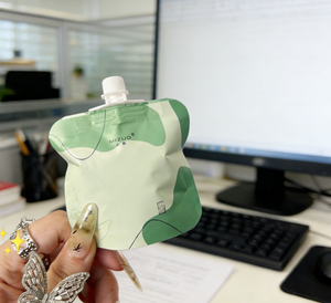 Crema de Manos Energizante PEACH JO+ con Aroma a Jazmín y Gardenia, Hidratante y Perfumada para Mujer, para Todo Tipo de Piel - Product Image 3