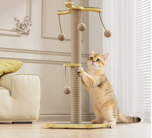 Griffoir pour chat en bois de pin massif avec espace de jeu à 360 degrés, pilier de griffonnage en forme de moulin à vent et conception anti-griffures - Product Image 2