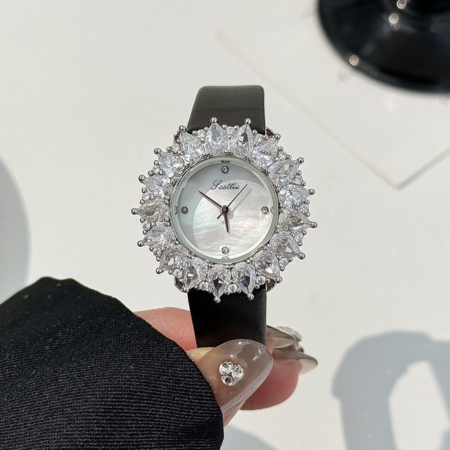 Women's Luxury Quartz Watch Gold Diamond-Inlaid Stainless Steel Band MIYOTA Movement 32mm 30bar 36 Months Warranty Glass Pointer