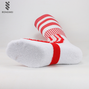 2025 Chuyên Nghiệp Tùy Chỉnh Thiết Kế Màu Đỏ Và Trắng Sọc Bóng Đá Hockey Vớ - Product Image 6