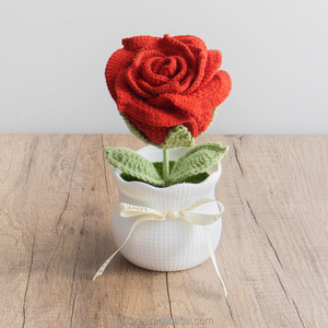 Decoração Do Carro <span class=keywords><strong>Artificial</strong></span> Artesanal De Malha De Malha De Crocheted Rose Flower Potted <span class=keywords><strong>Big</strong></span> Size Crochet Rose <span class=keywords><strong>Pot</strong></span> <span class=keywords><strong>Plant</strong></span> - Product Image 5