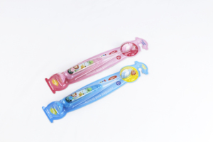 Cepillo de dientes desechable luminoso para niños con cabezal suave, limpieza de lengua, agarre cómodo y base con ventosa de diseño vertical - Product Image 4