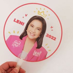 Ventilateur en plastique PP écologique personnalisé avec logo, ventilateur transparent en PVC imprimé sur mesure pour les élections aux Philippines - Product Image 1
