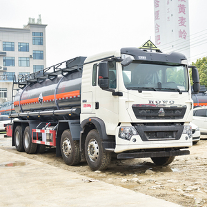 Camión cisterna corrosivo de transmisión Manual Sinotruk Howo 8x4 directo de fábrica 17,4 cuadrado nuevo para precio preferencial químico - Product Image 5