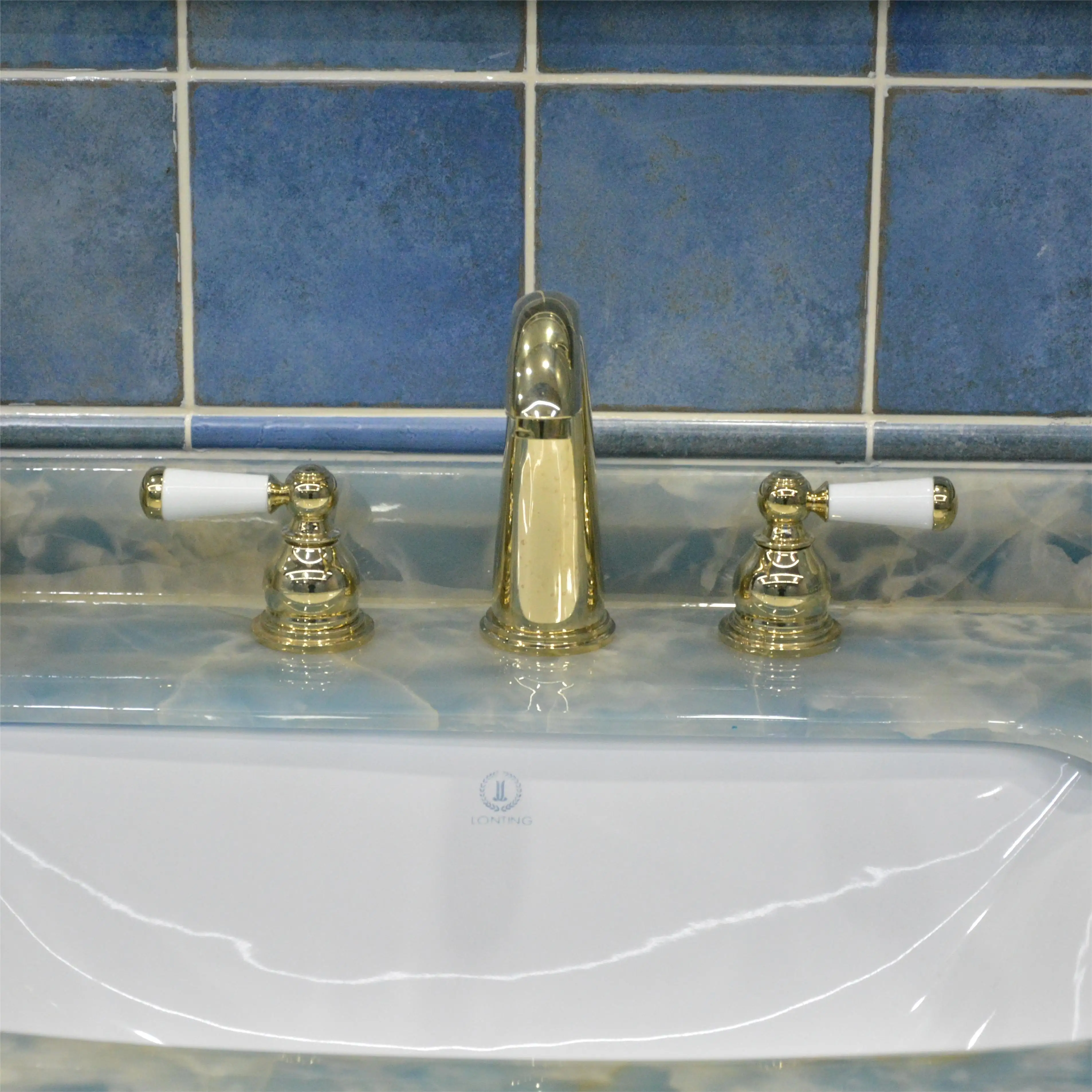 New style classic luxury dual handle 3 hole brass antique basin faucets with ceramic handle