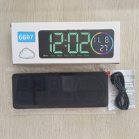 Horloge murale numérique LED électronique moderne avec lumière d'ambiance nocturne colorée, affichage du calendrier et de la température, alimentation USB, pour la maison
