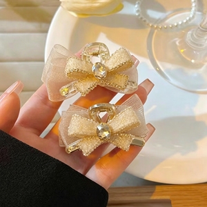 Nouveau produit, design de niche populaire, pince à cheveux élégante avec nœud papillon couleur champagne, pince à cheveux légère et luxueuse pour femmes, bijoux de mode - Product Image 4