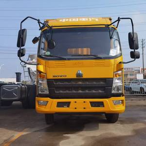 Camionnette HOWO 4,2 m jaune - <span class=keywords><strong>Véhicule</strong></span> de <span class=keywords><strong>transport</strong></span> de marchandises léger pour l'exportation mondiale - Product Image 2